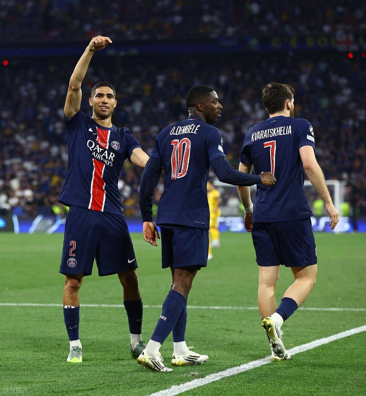 帮助巴萨在 帮助巴萨在